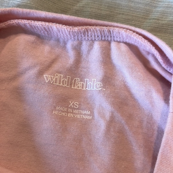 Two crop tank tops and one crop T-shirt - Picture 7 of 8